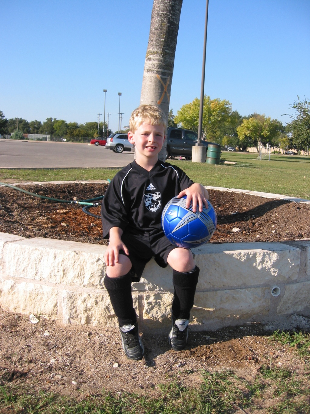 2005/10 October/Soccer Pics/1024x768_IMG_2376.JPG